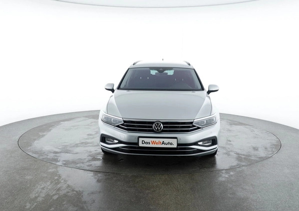 Volkswagen Passat cena 93800 przebieg: 135508, rok produkcji 2019 z Rybnik małe 781